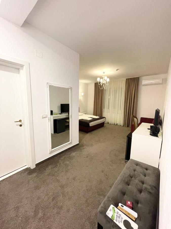 Cochet Boutique Hotell Târgu Jiu Eksteriør bilde