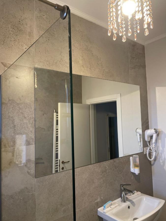 Cochet Boutique Hotell Târgu Jiu Eksteriør bilde
