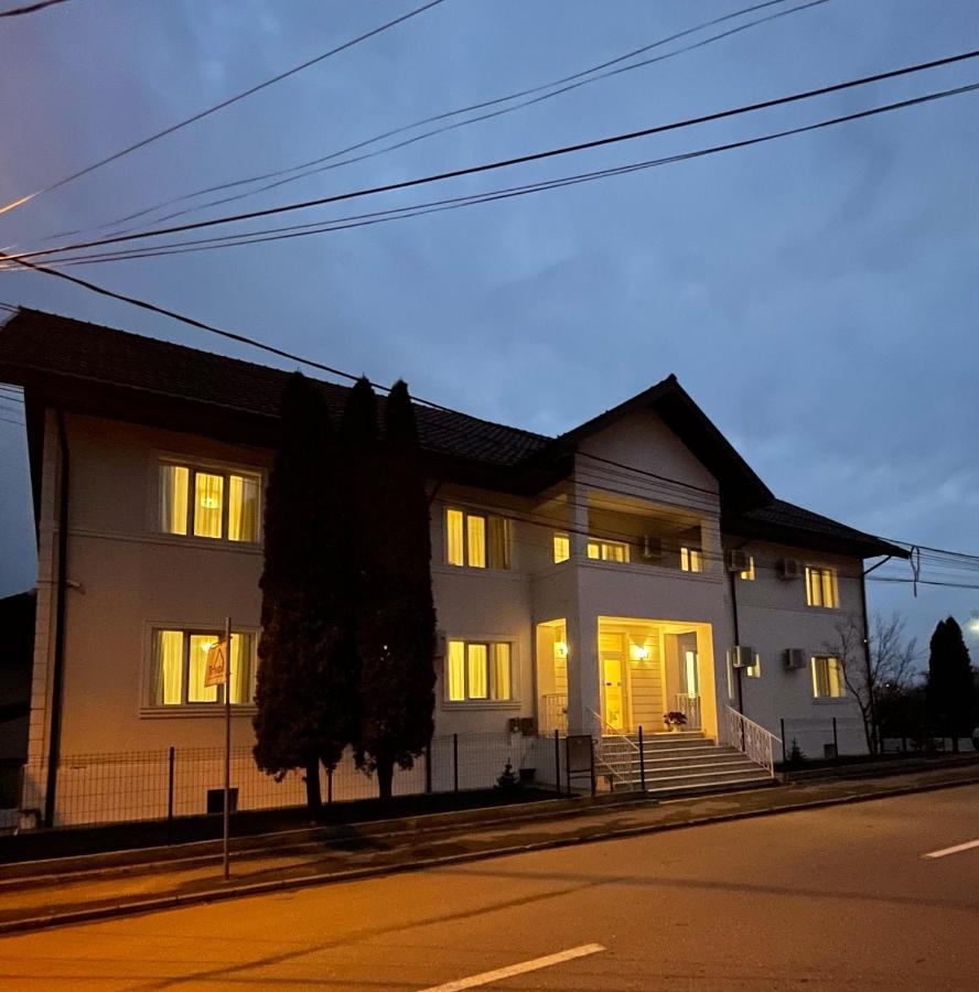 Cochet Boutique Hotell Târgu Jiu Eksteriør bilde
