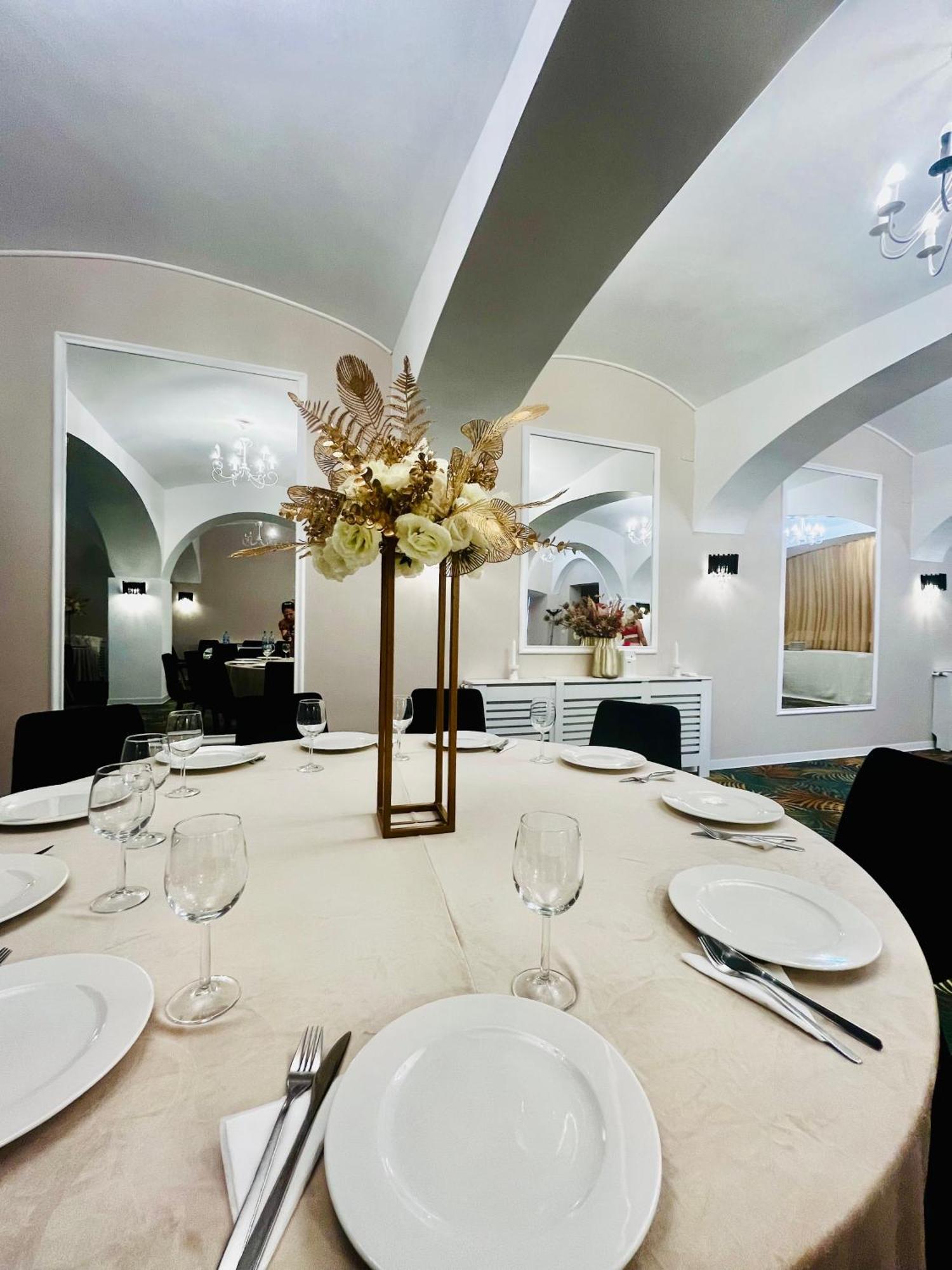 Cochet Boutique Hotell Târgu Jiu Eksteriør bilde