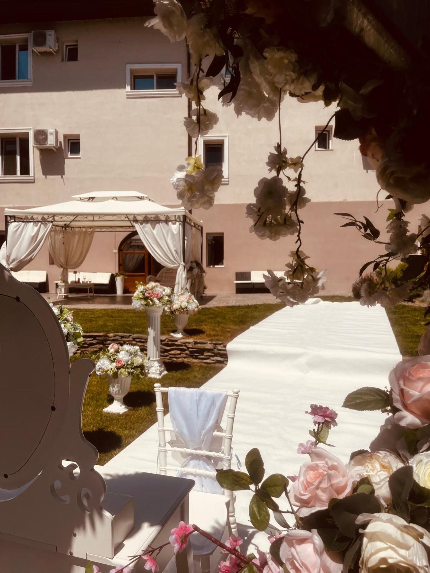 Cochet Boutique Hotell Târgu Jiu Eksteriør bilde