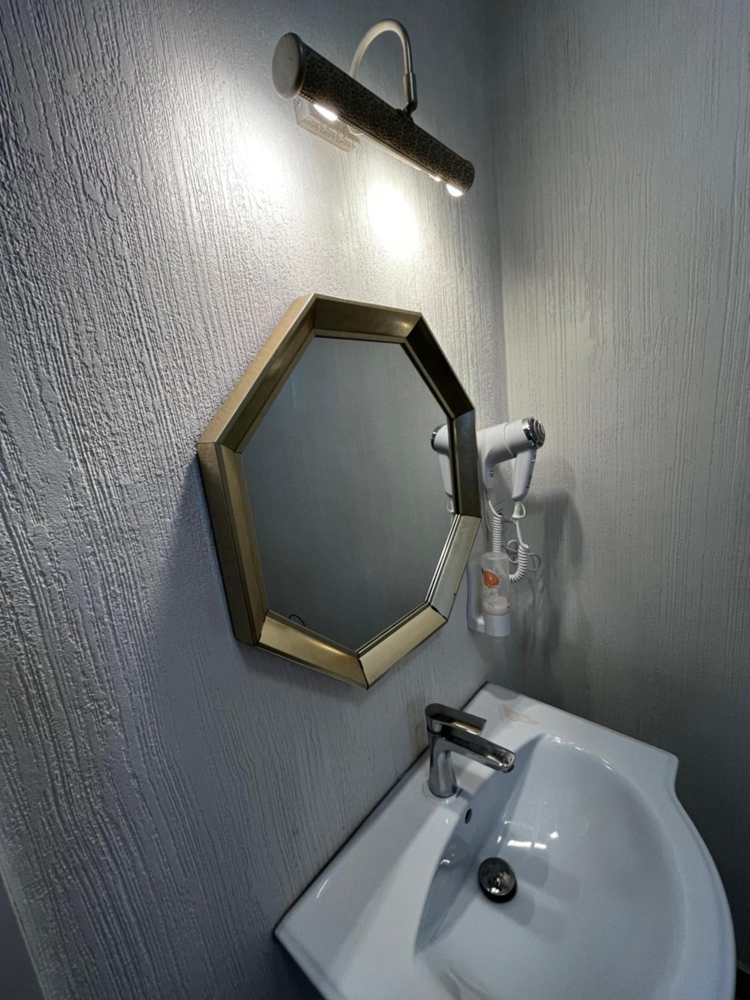 Cochet Boutique Hotell Târgu Jiu Eksteriør bilde