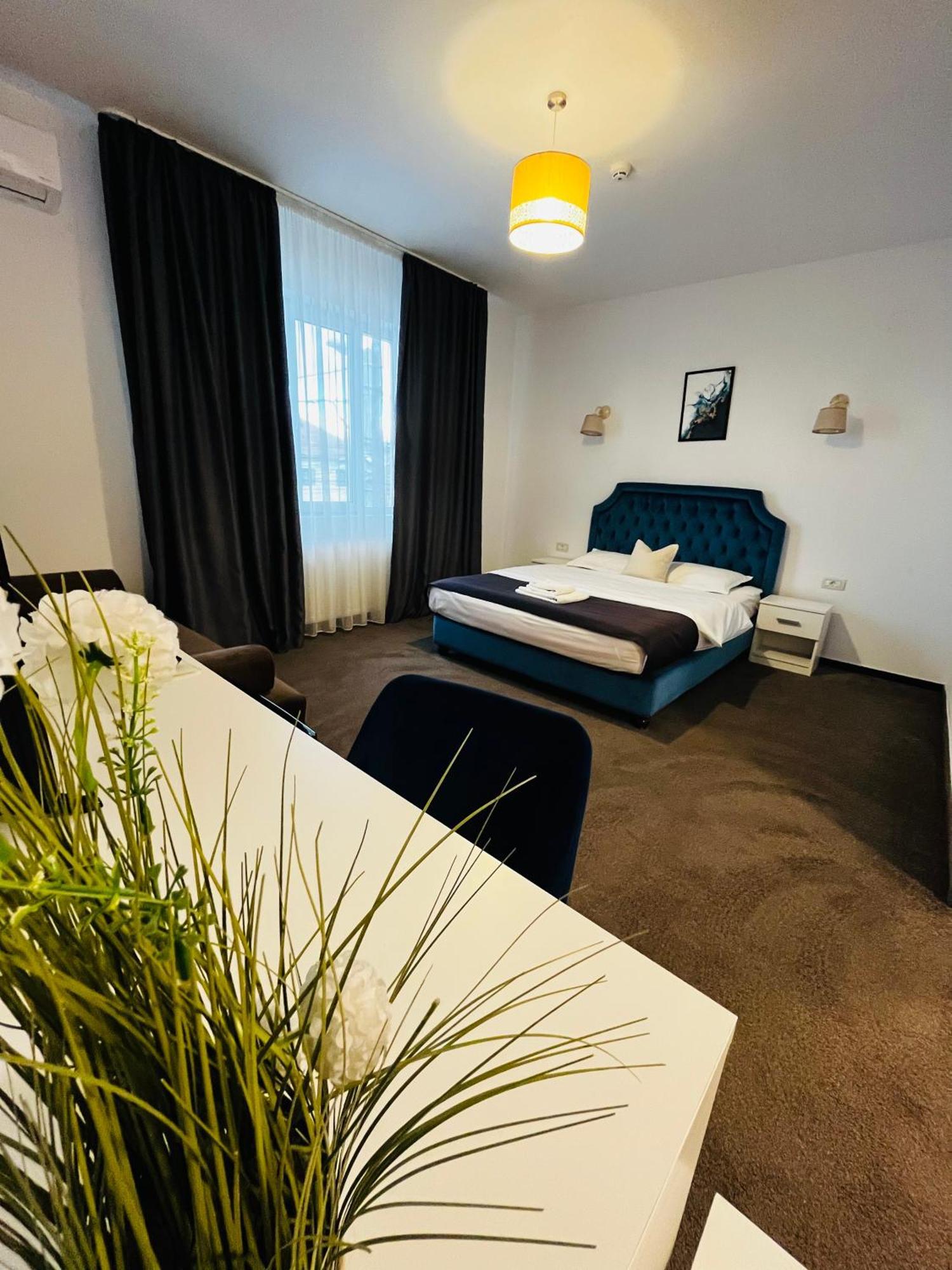 Cochet Boutique Hotell Târgu Jiu Eksteriør bilde