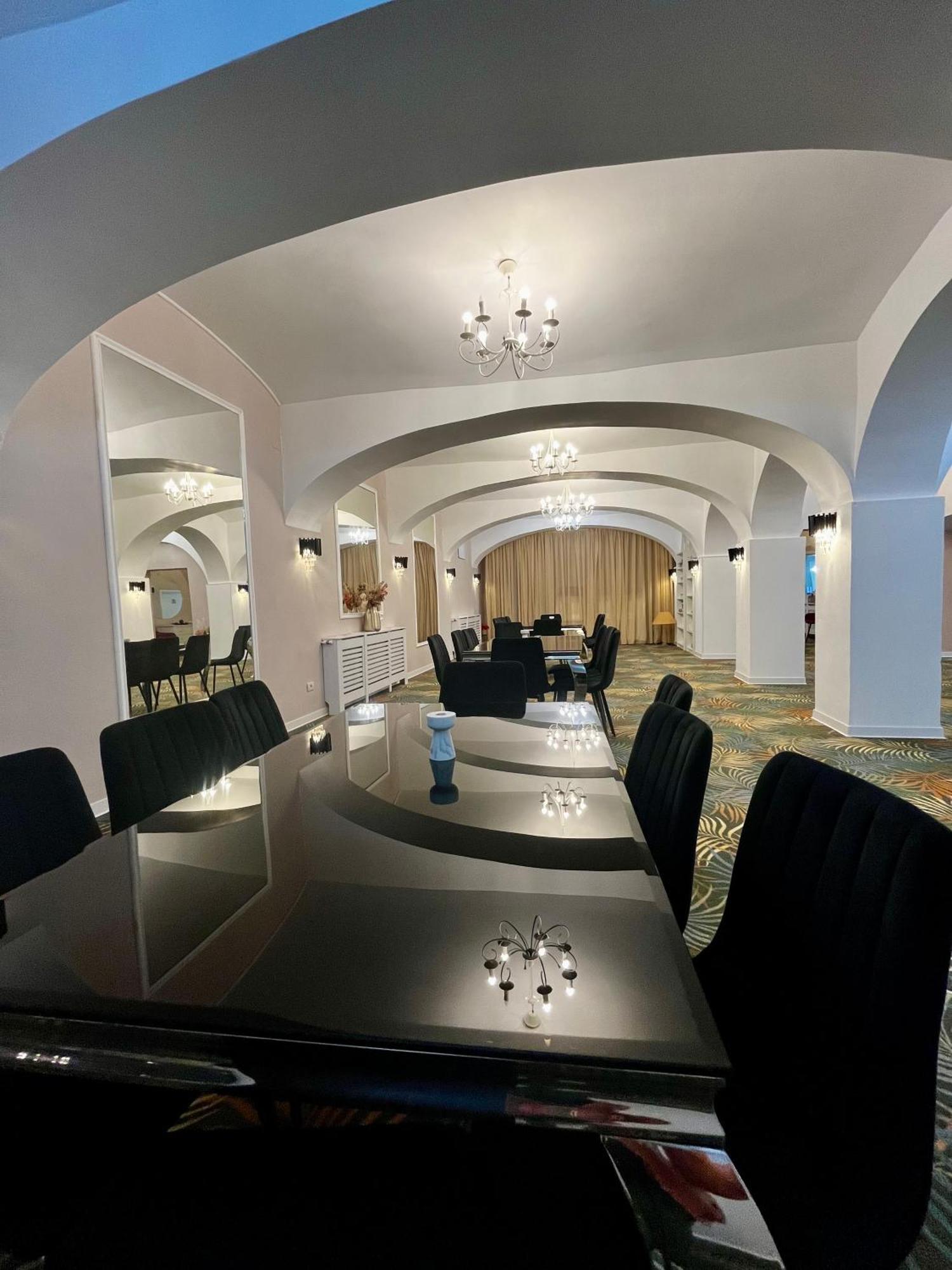 Cochet Boutique Hotell Târgu Jiu Eksteriør bilde